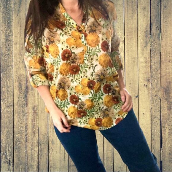 🌻Beautiful Sunflower Blouse - Picture 4 of 4